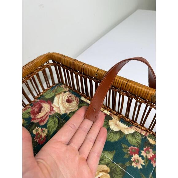Vintage Wicker Serving Trays with Fabric Liner (set of 2) - Picture 4 of 10